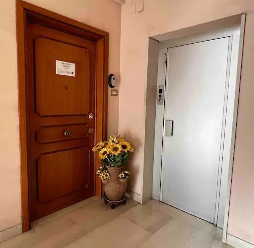 Casa vacanze 3 Fermate Dal Colosseo - Elena - 50 M Da Metro Garbatella