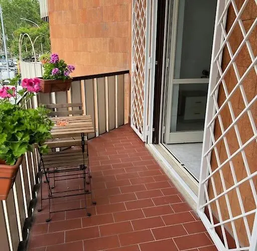 Casa vacanze 3 Fermate Dal Colosseo - Elena - 50 M Da Metro Garbatella Roma